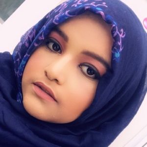Meet your Posher, Amina